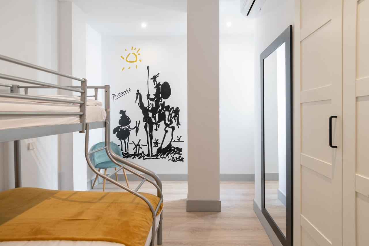 Exclusive Banksy Downtown, By Monaro***** Apartment Мадрид Екстериор снимка